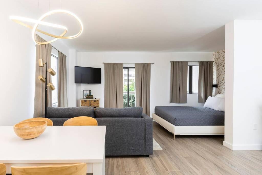 Modern Studio On I-Drive: Parking + Pool Included Orlando Kültér fotó